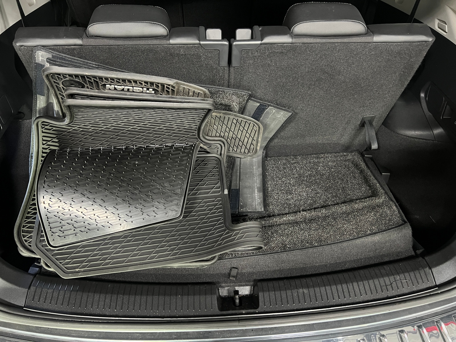 Thumbnail: 2022 Volkswagen Tiguan - 7