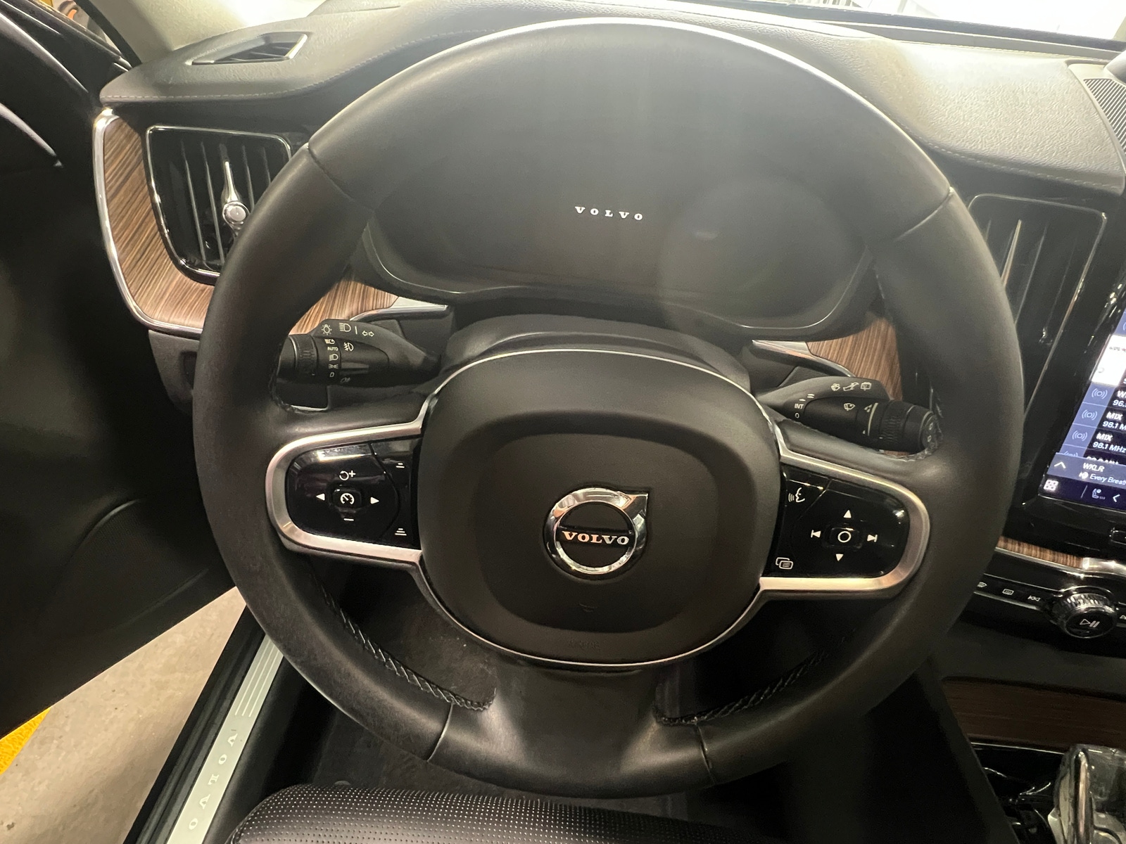 Thumbnail: 2023 Volvo XC60 - 4