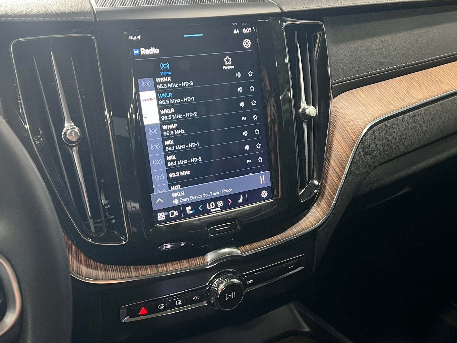 Thumbnail: 2023 Volvo XC60 - 3