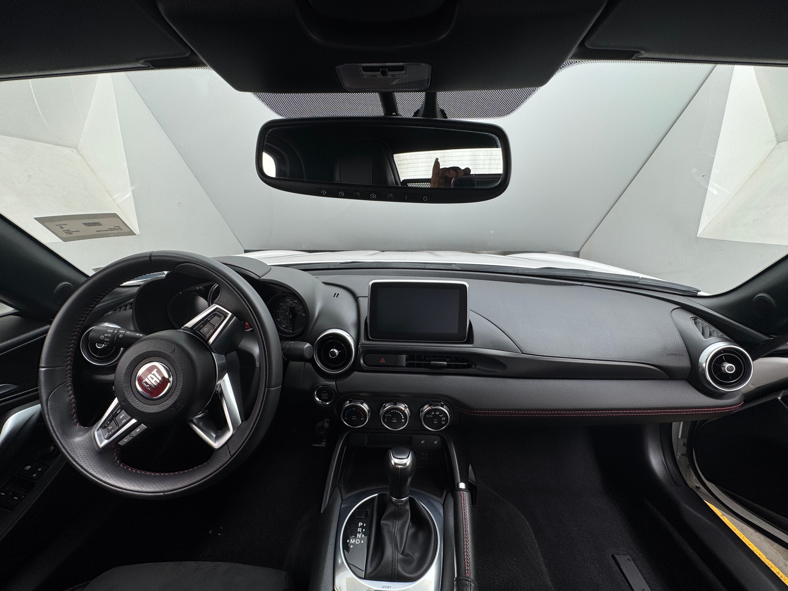 Thumbnail: 2017 Fiat 124 Spider - 2