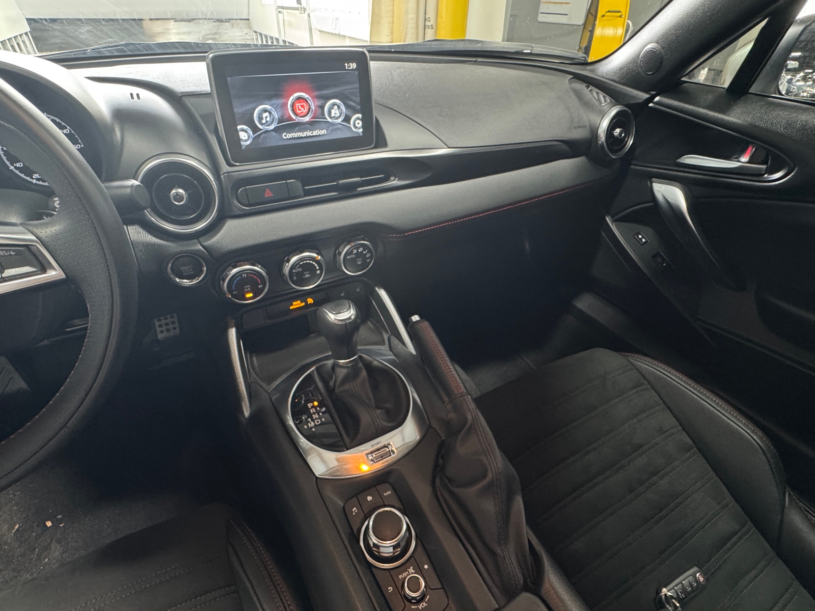 Thumbnail: 2017 Fiat 124 Spider - 3
