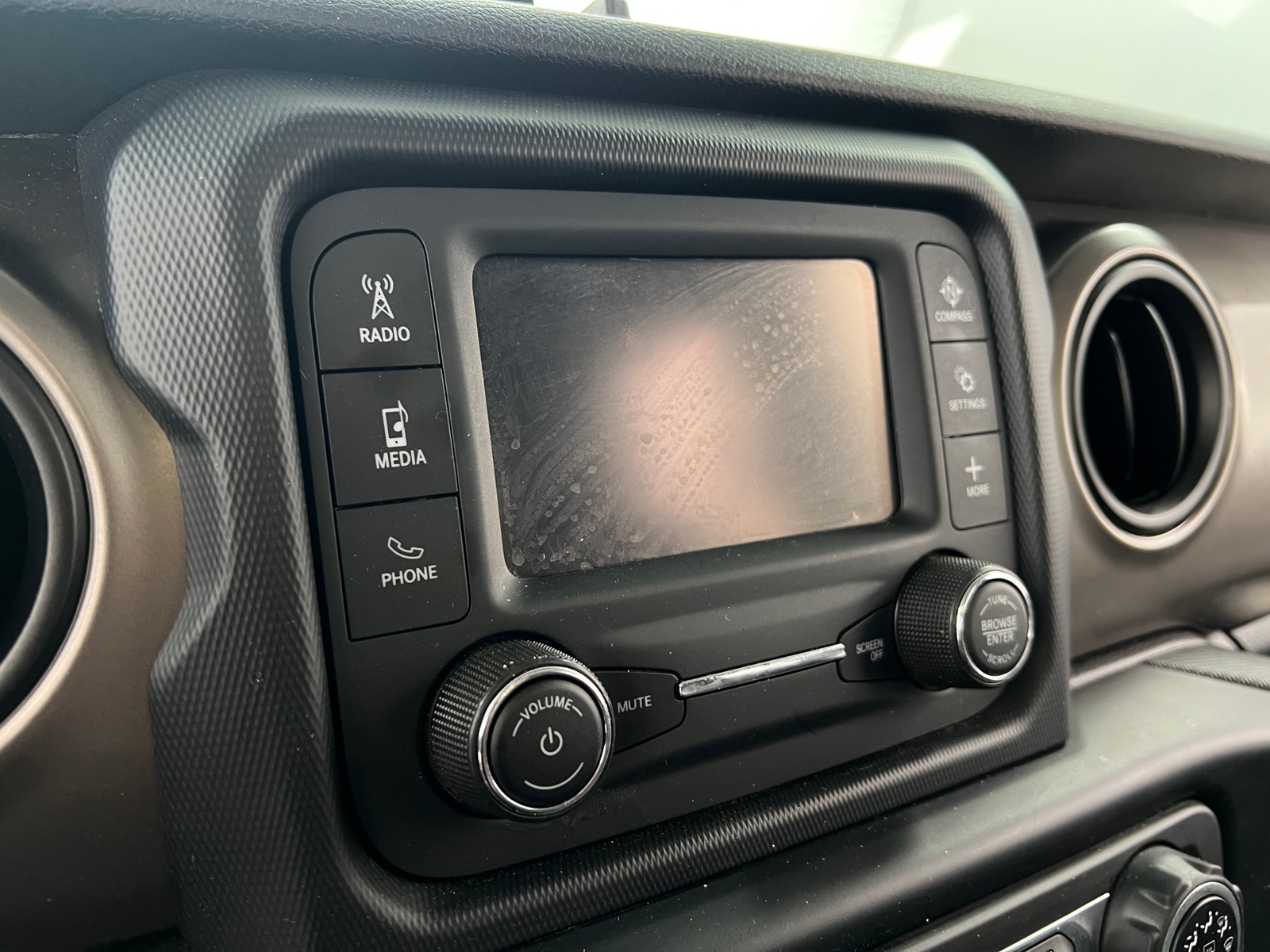 Thumbnail: 2020 Jeep Gladiator - 4