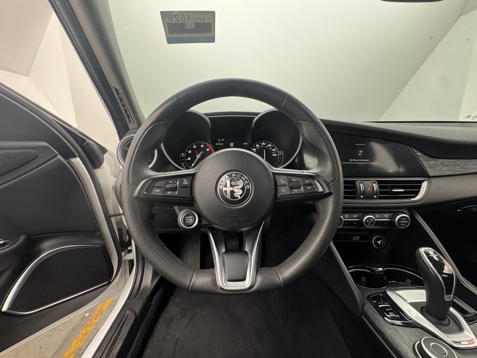 Thumbnail: 2021 Alfa Romeo Giulia - 4