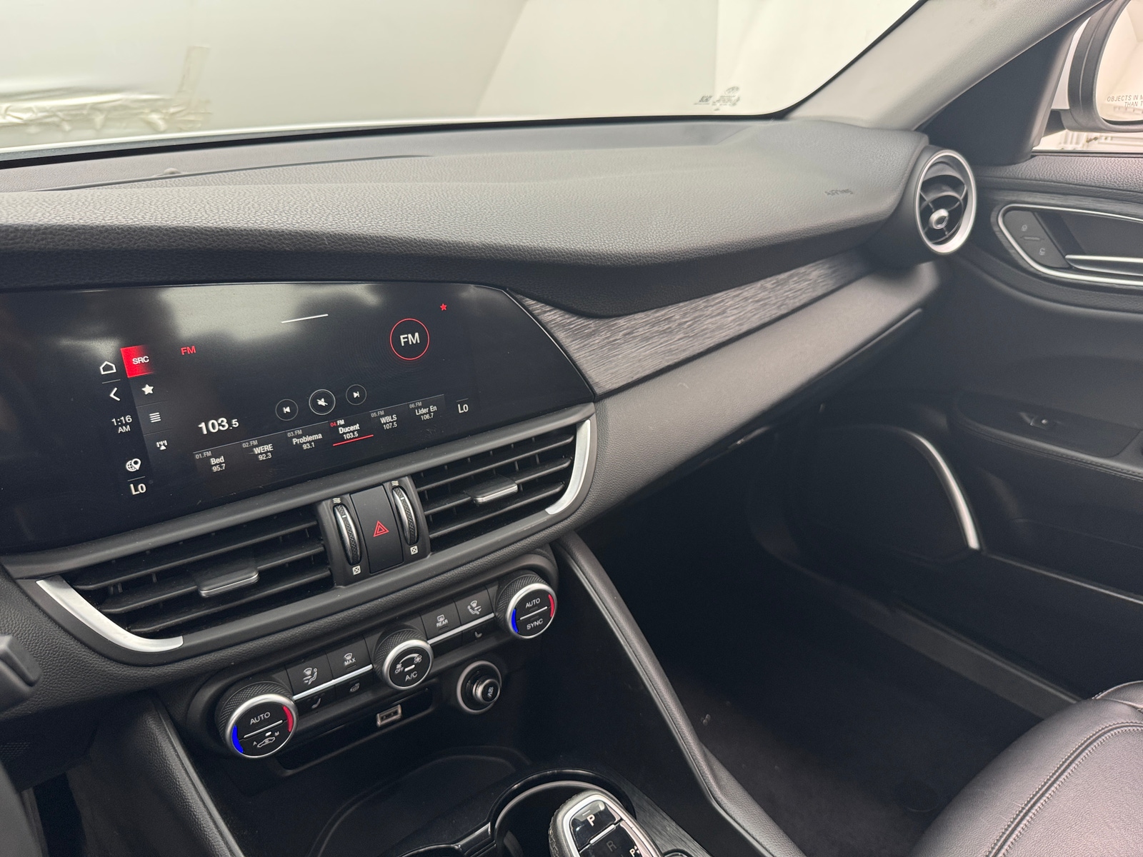 Thumbnail: 2021 Alfa Romeo Giulia - 3