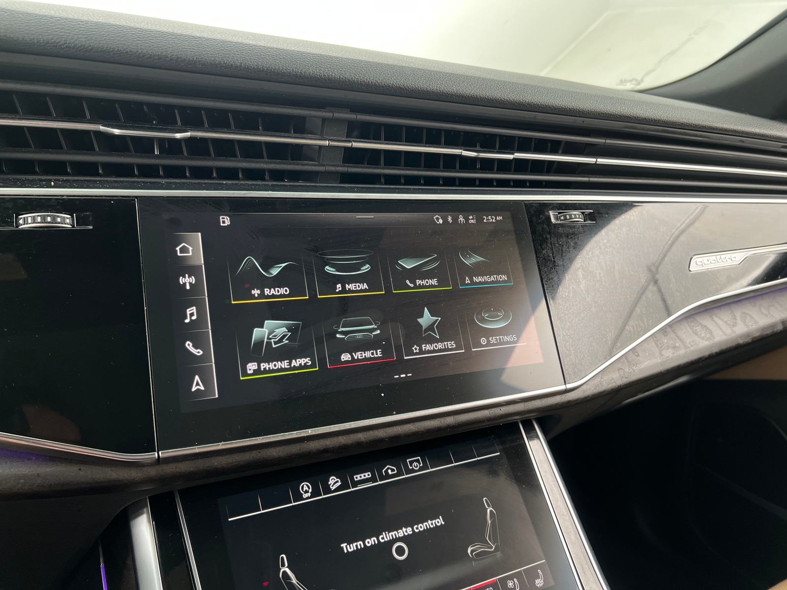 Thumbnail: 2021 Audi Q8 - 3