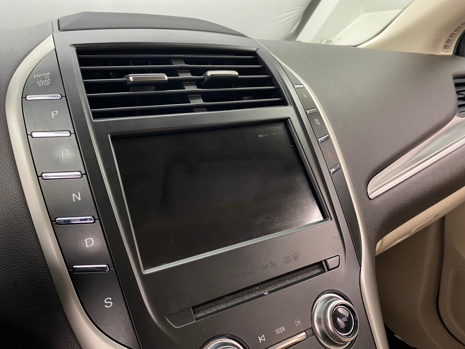 Thumbnail: 2018 Lincoln MKC - 3