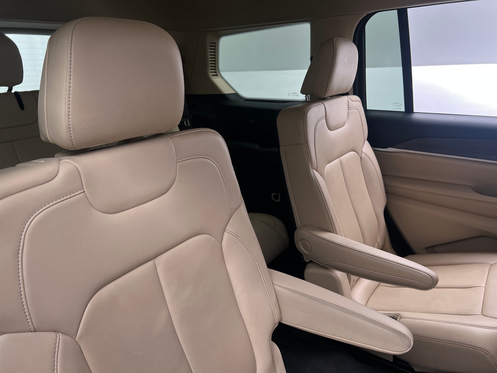 Thumbnail: 2021 Jeep Grand Cherokee L - 5
