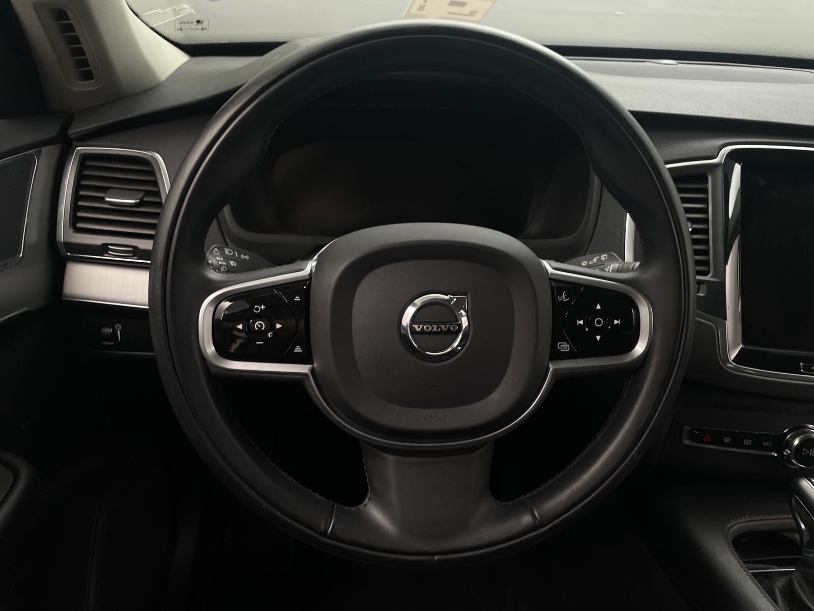 Thumbnail: 2022 Volvo XC90 - 4