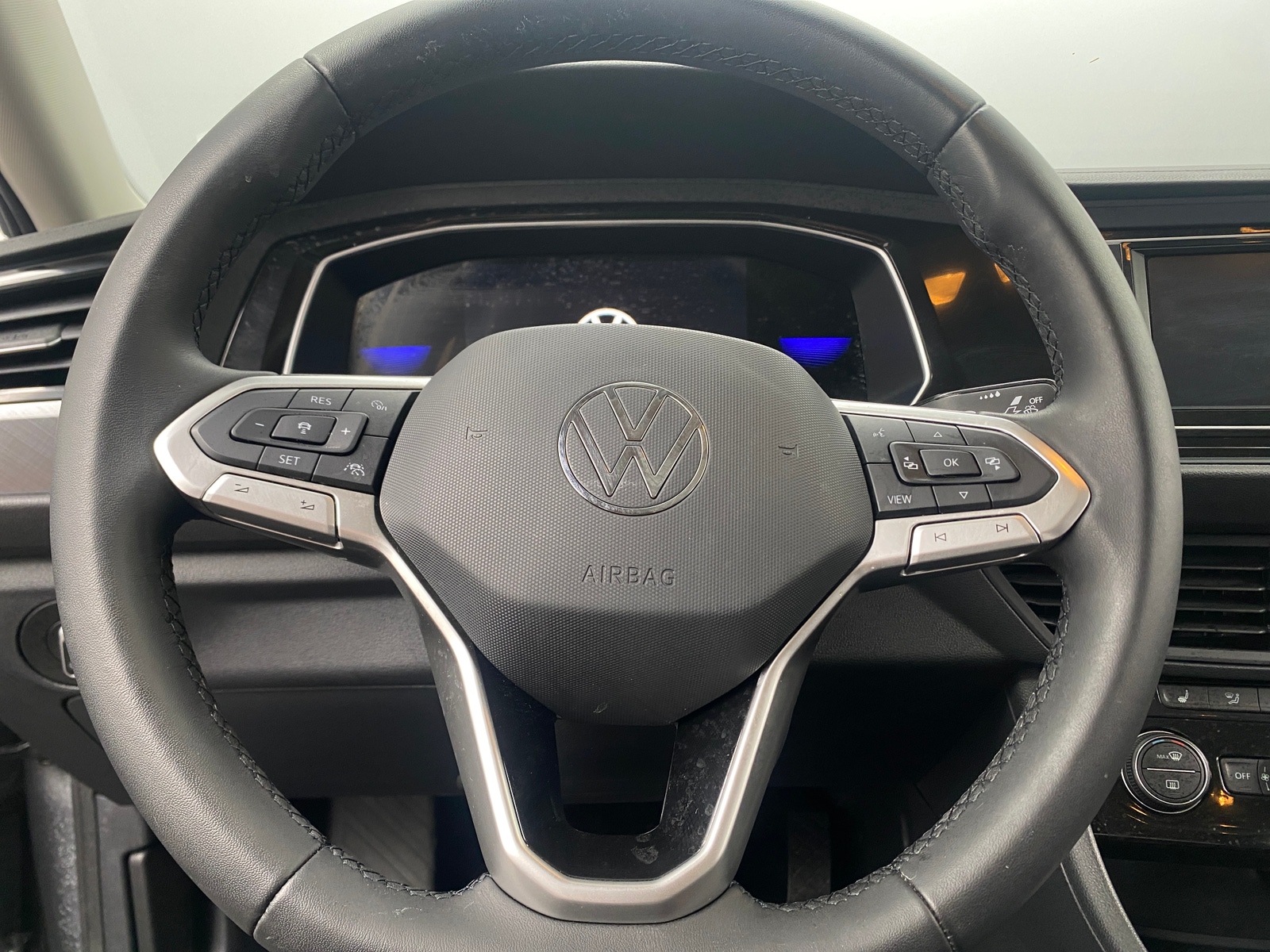 Thumbnail: 2024 Volkswagen Jetta - 4