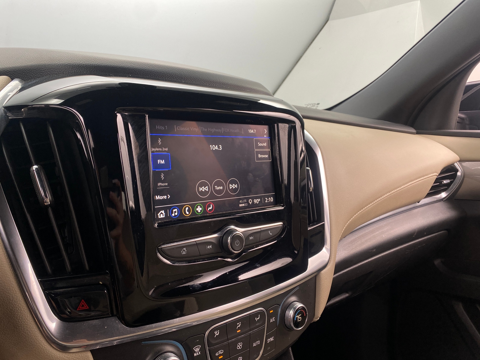 Thumbnail: 2022 Chevrolet Traverse - 4