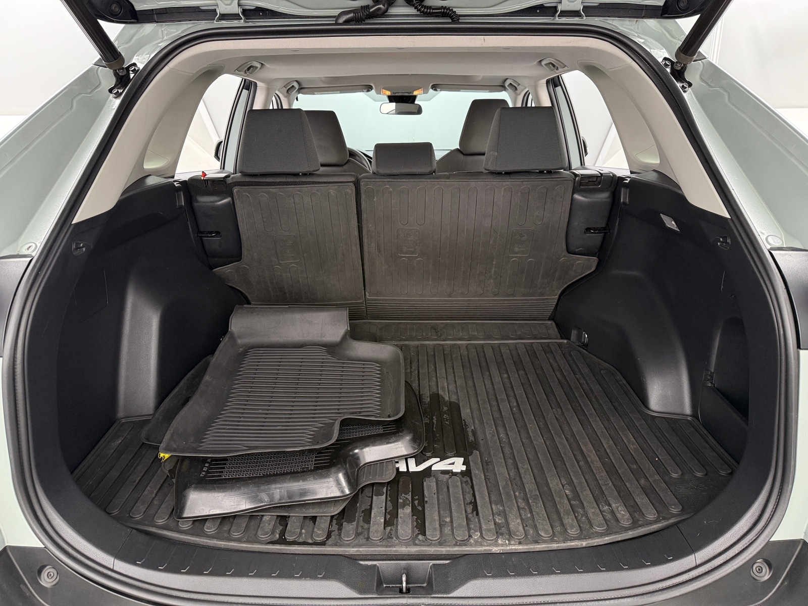 Thumbnail: 2019 Toyota RAV4 - 7
