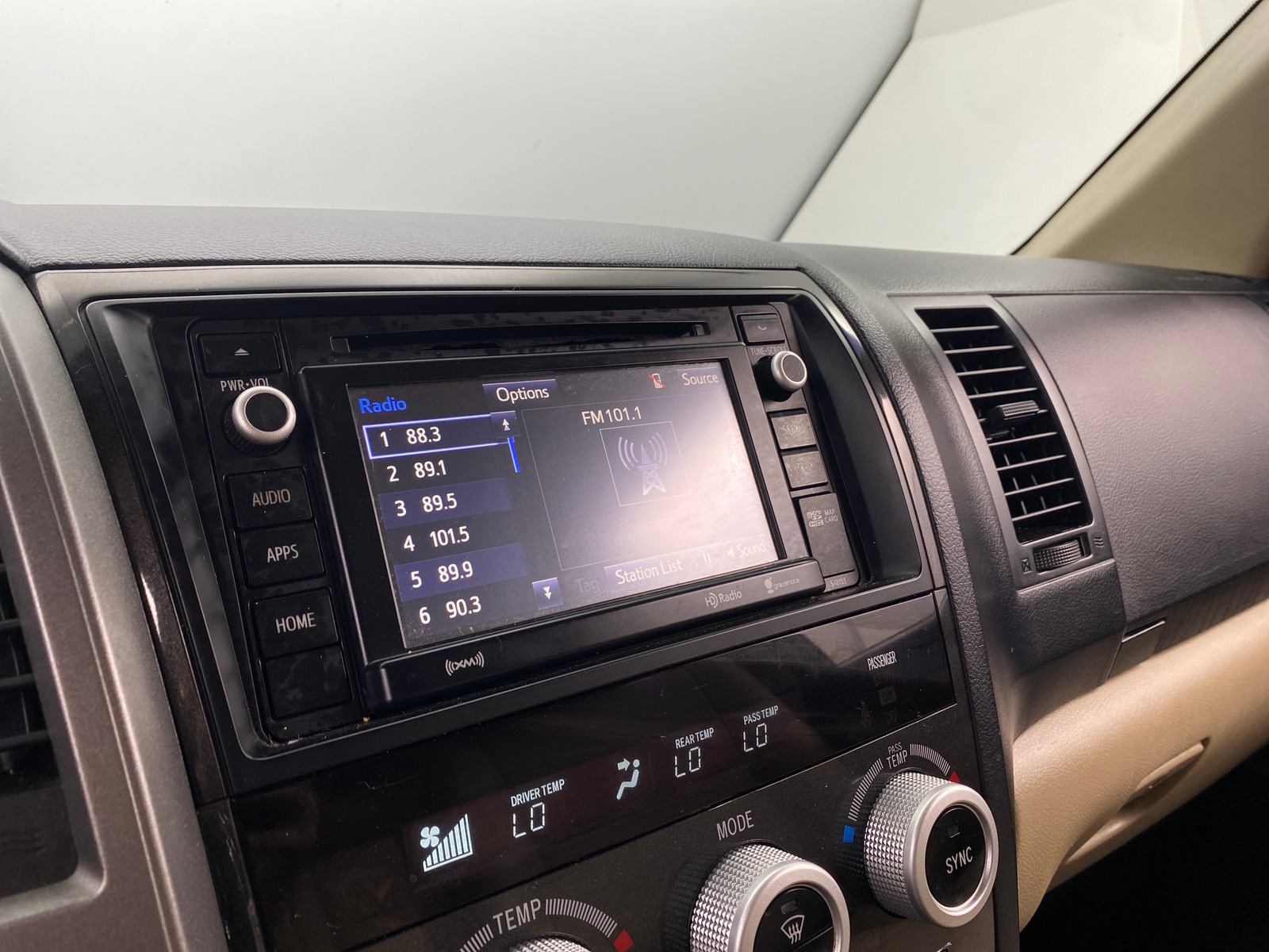Thumbnail: 2016 Toyota Sequoia - 4