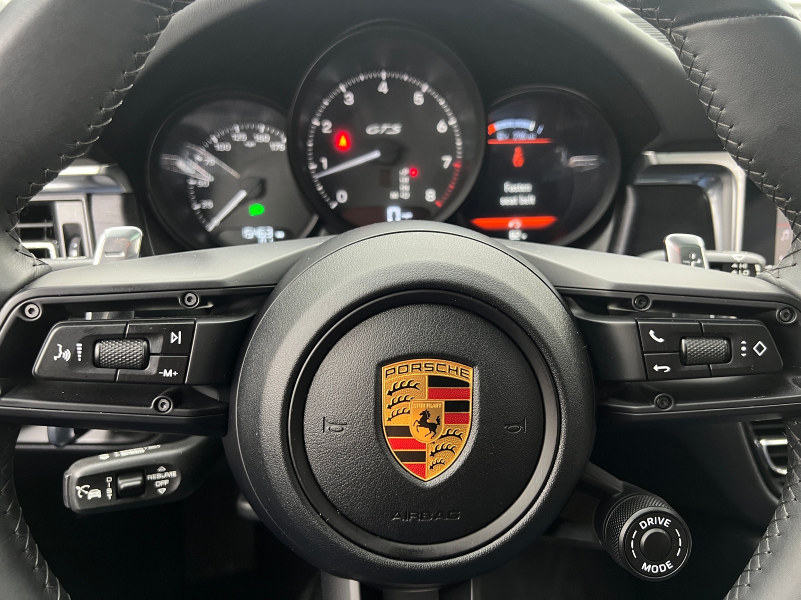 Thumbnail: 2023 Porsche Macan - 4