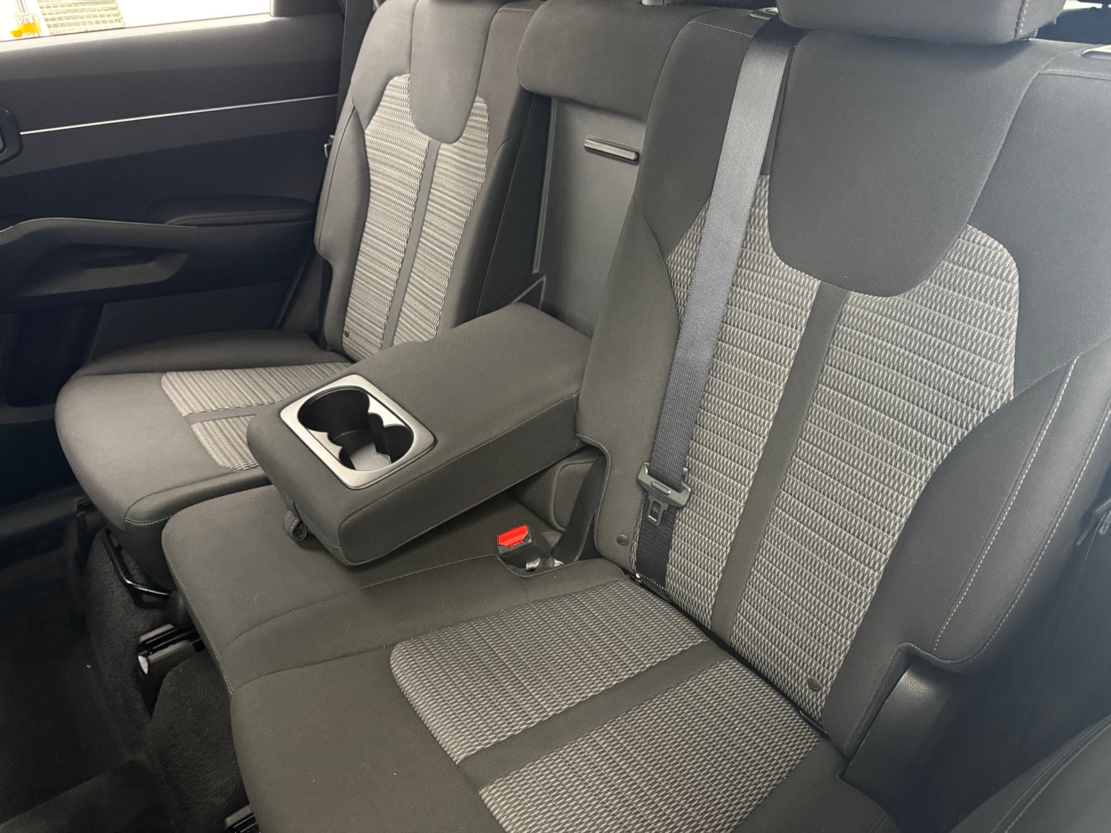 Thumbnail: 2023 Kia Sorento - 6