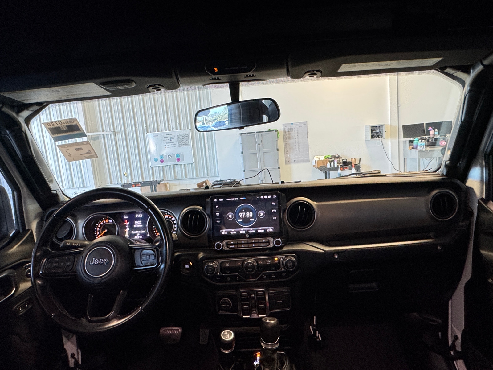 Thumbnail: 2021 Jeep Gladiator - 3