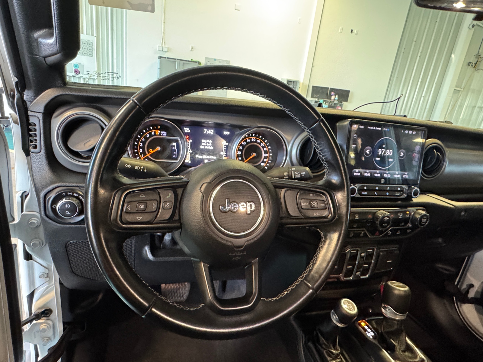 Thumbnail: 2021 Jeep Gladiator - 5