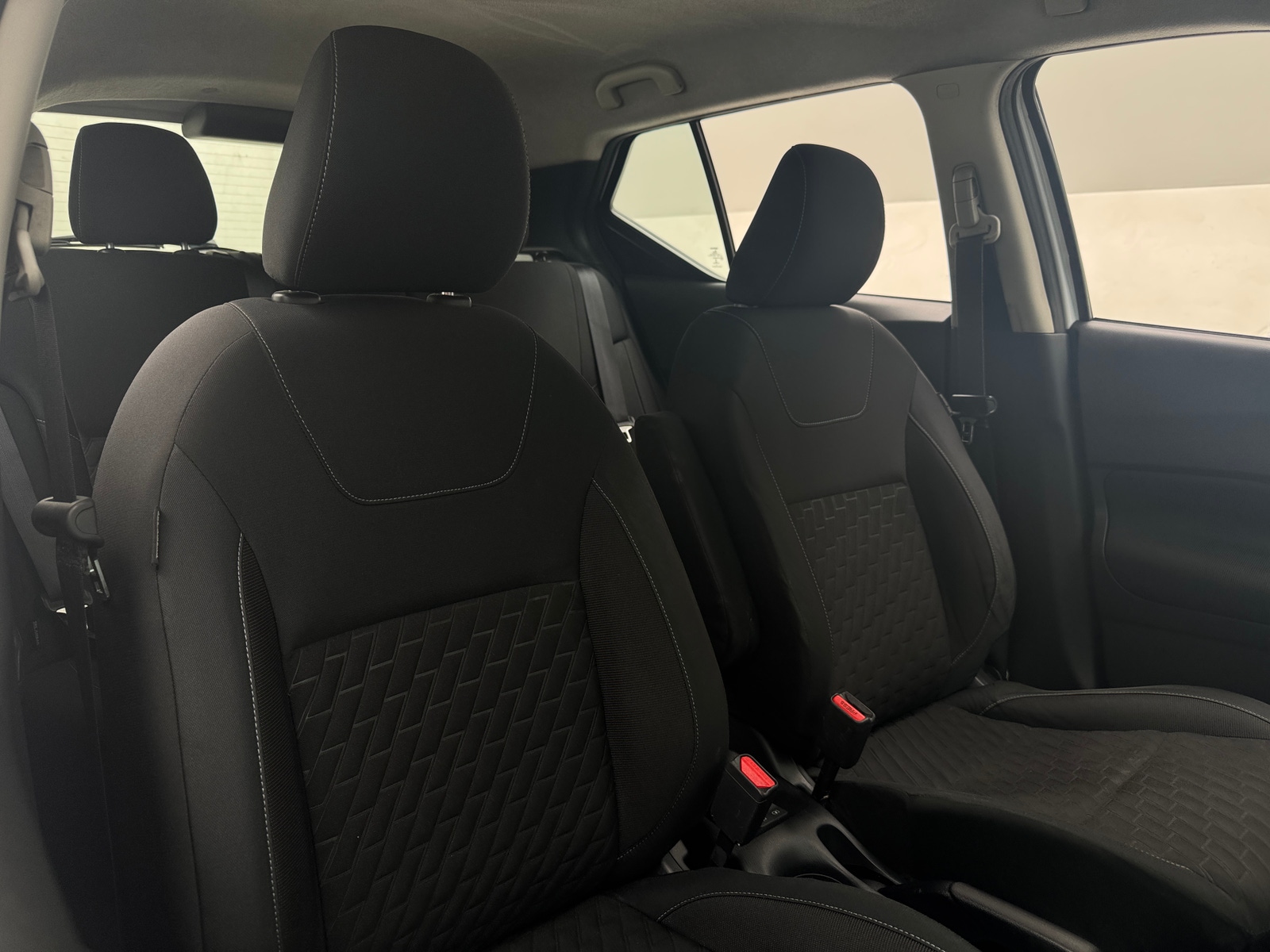 Thumbnail: 2021 Nissan Kicks - 2