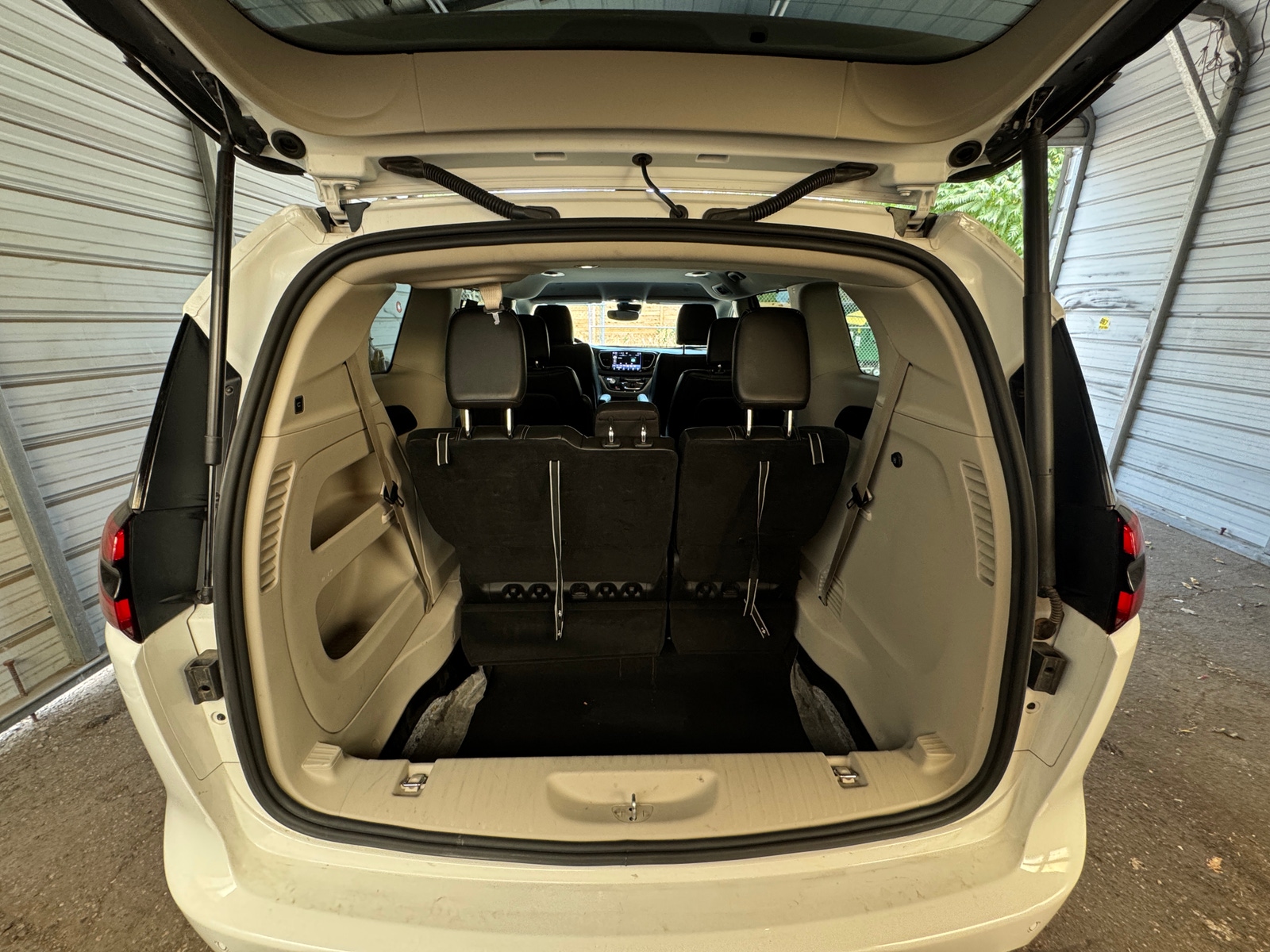Thumbnail: 2024 Chrysler Pacifica - 5
