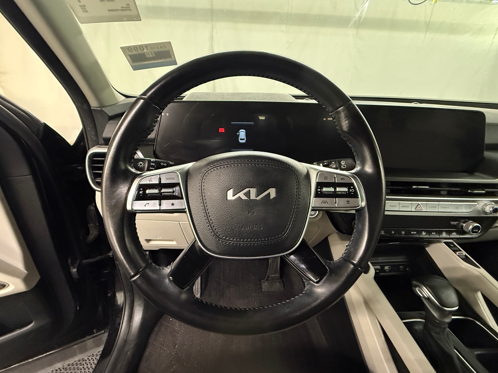 Thumbnail: 2023 Kia Telluride - 4