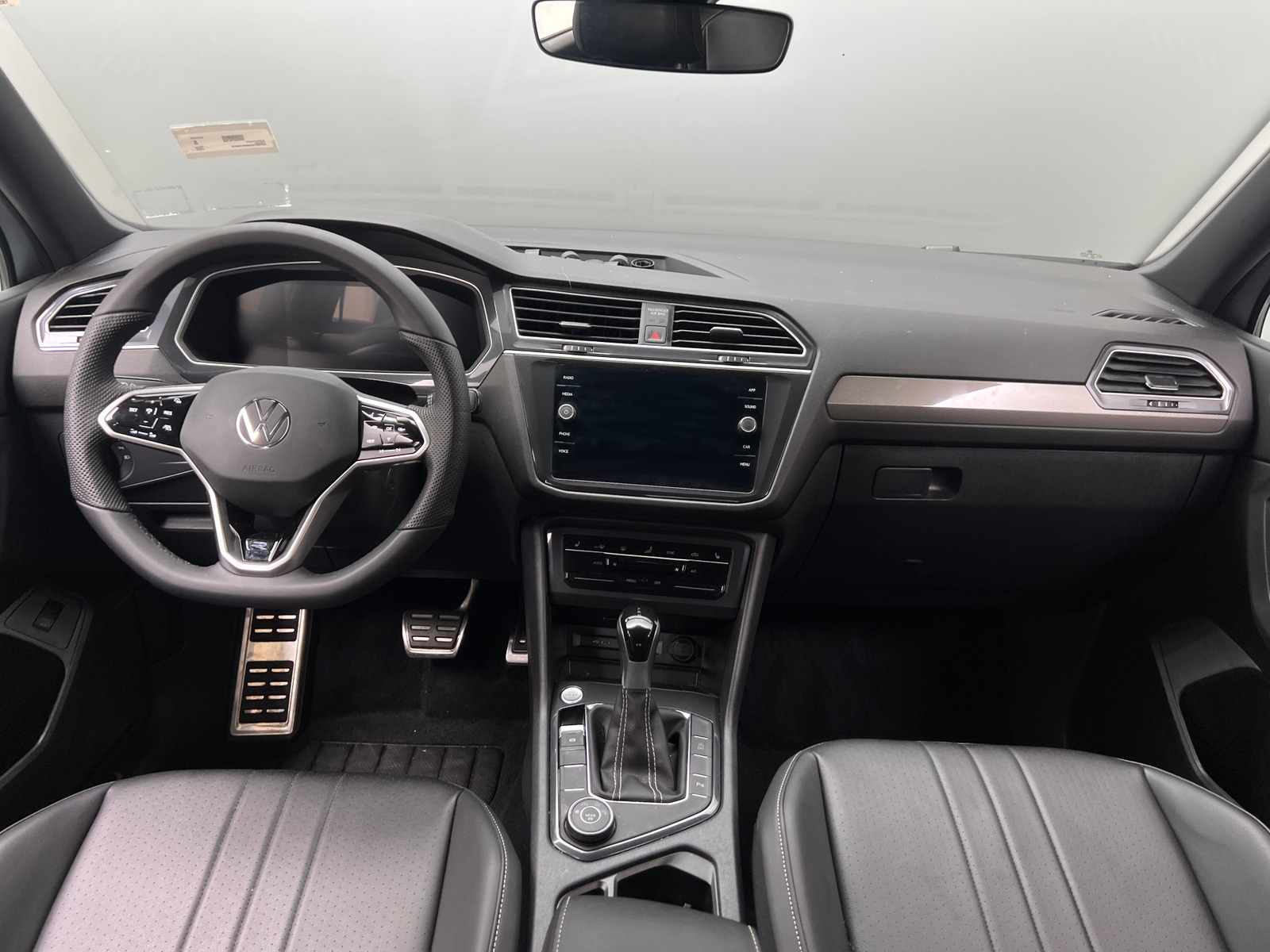 Thumbnail: 2024 Volkswagen Tiguan - 2
