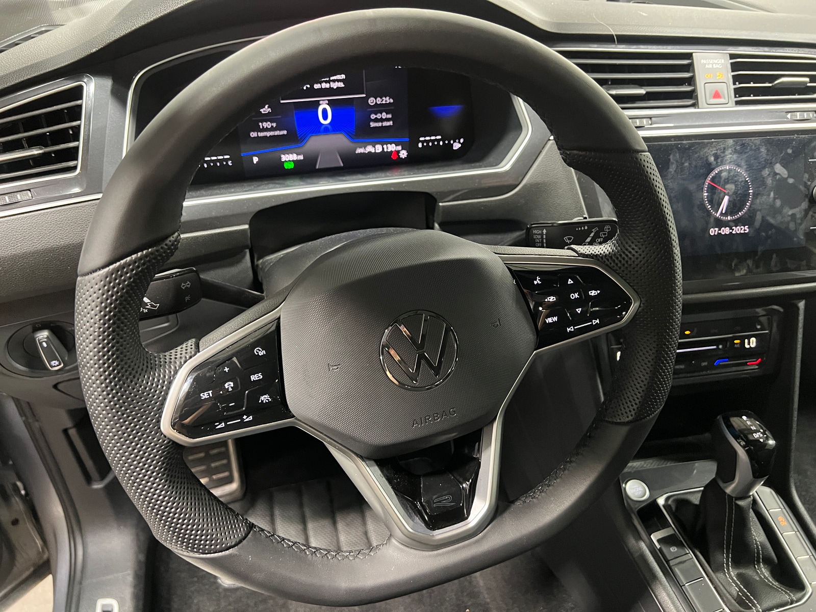 Thumbnail: 2024 Volkswagen Tiguan - 4