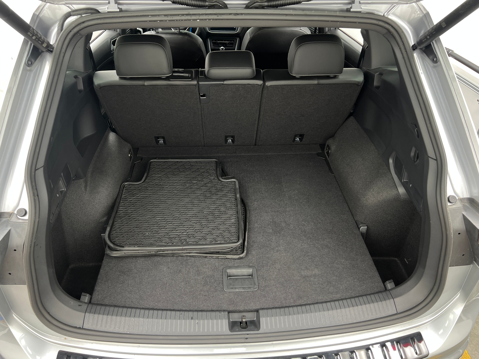 Thumbnail: 2024 Volkswagen Tiguan - 6