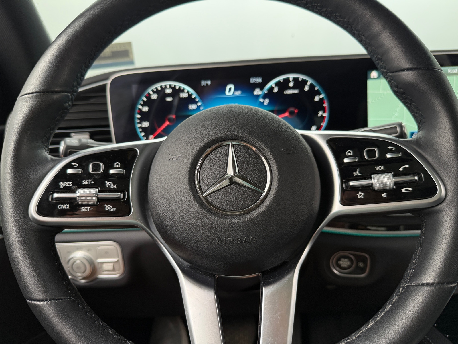 Thumbnail: 2023 Mercedes-Benz GLE - 4