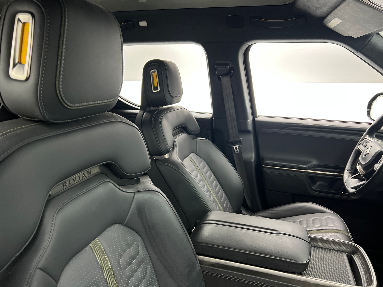 Thumbnail: 2022 Rivian R1T - 2