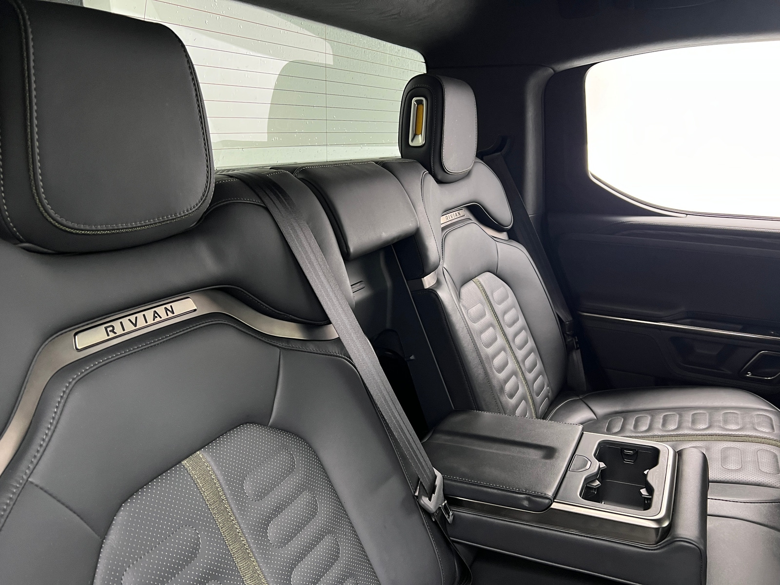 Thumbnail: 2022 Rivian R1T - 6