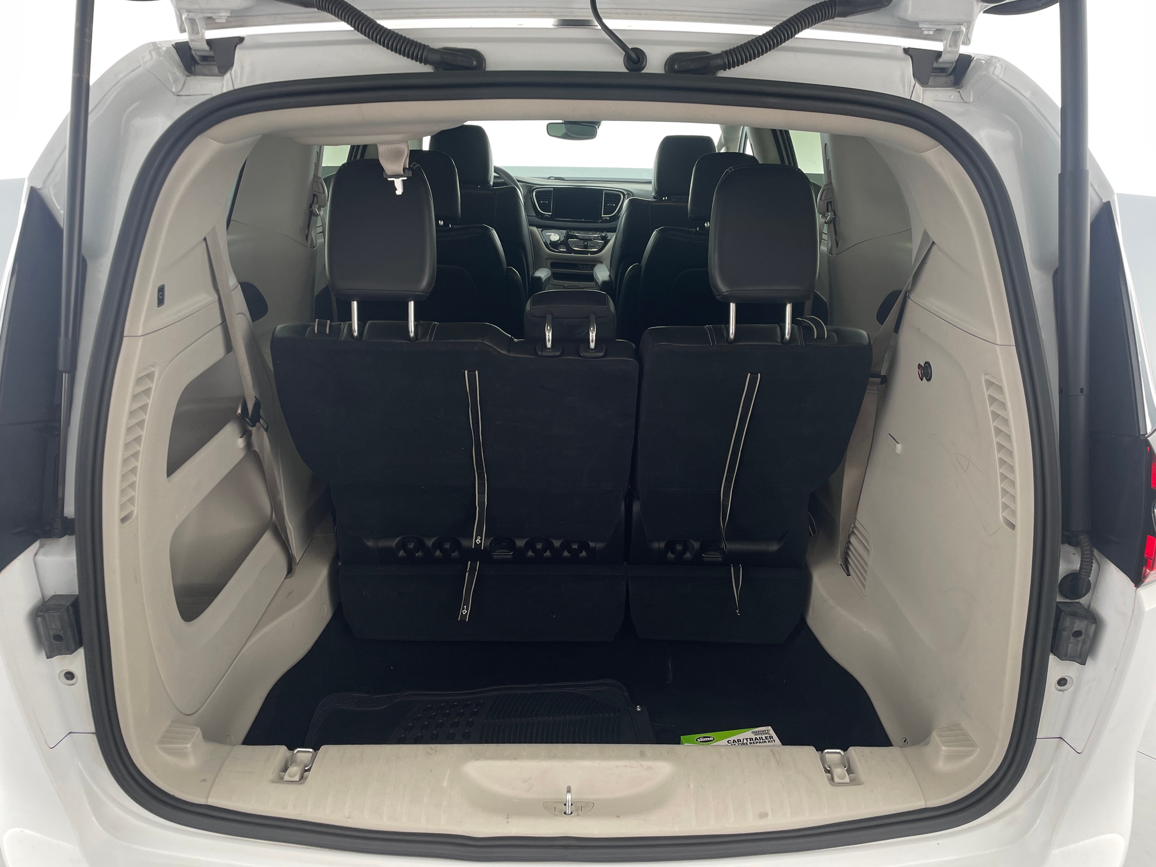 Thumbnail: 2023 Chrysler Pacifica - 6