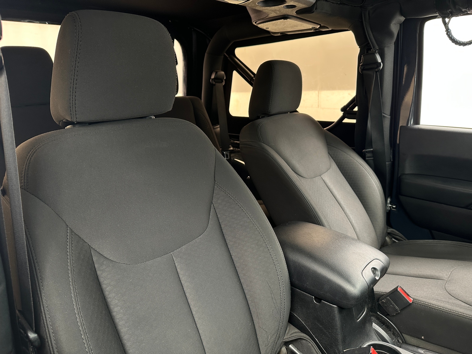 Thumbnail: 2016 Jeep Wrangler - 2