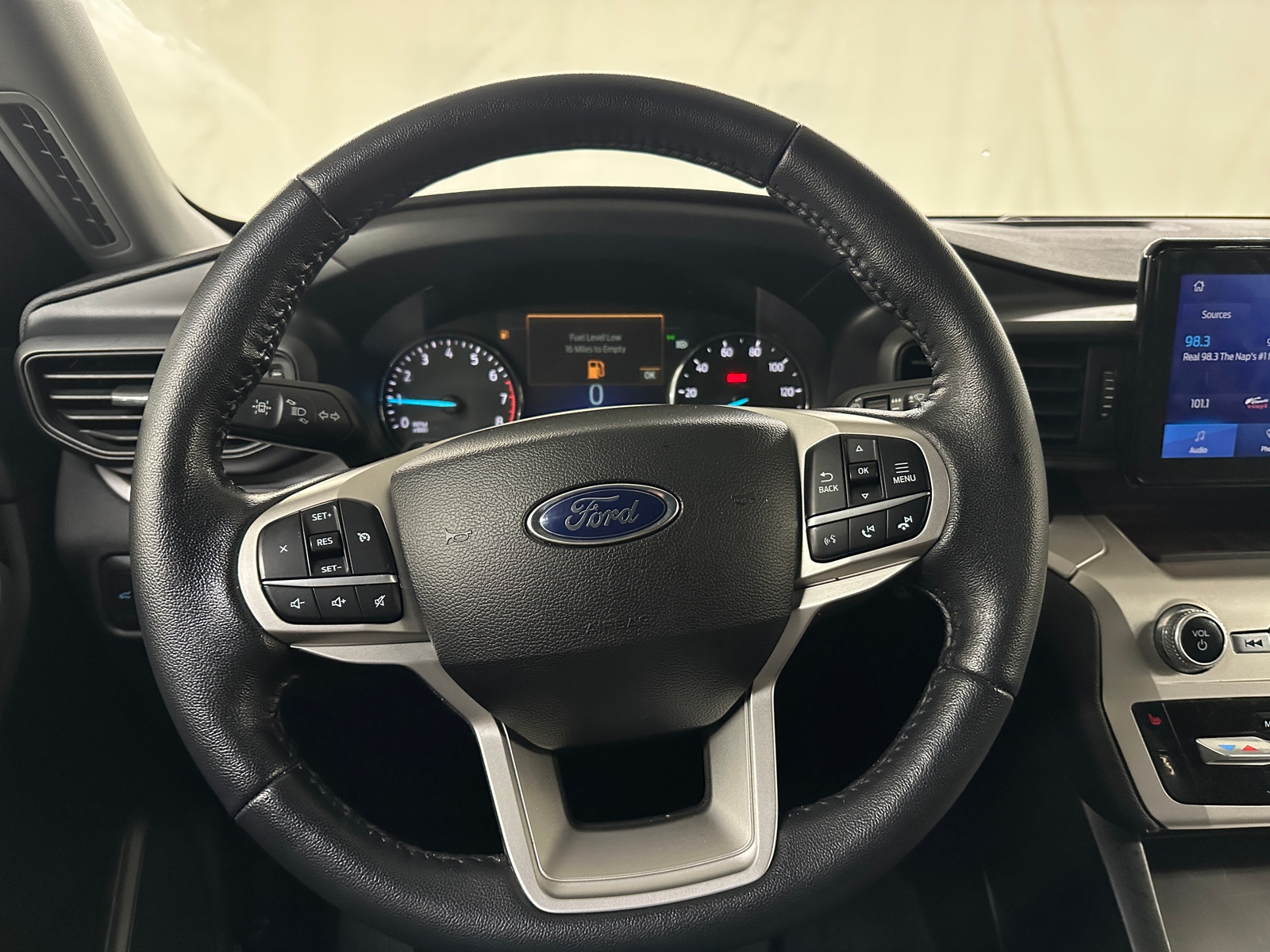 Thumbnail: 2022 Ford Explorer - 5