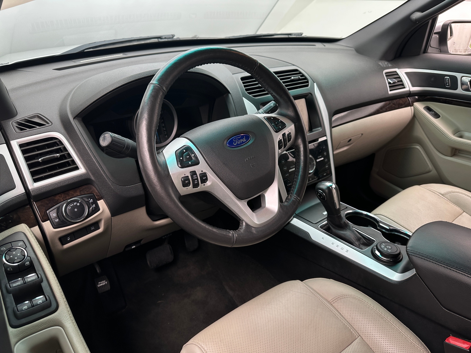 Thumbnail: 2015 Ford Explorer - 2