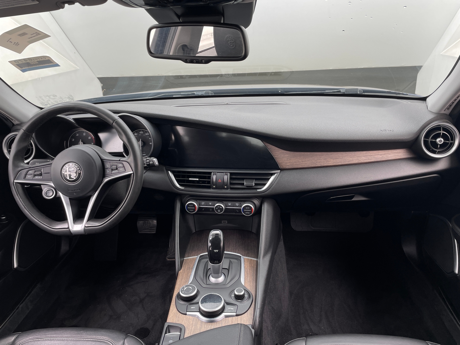Thumbnail: 2017 Alfa Romeo Giulia - 2