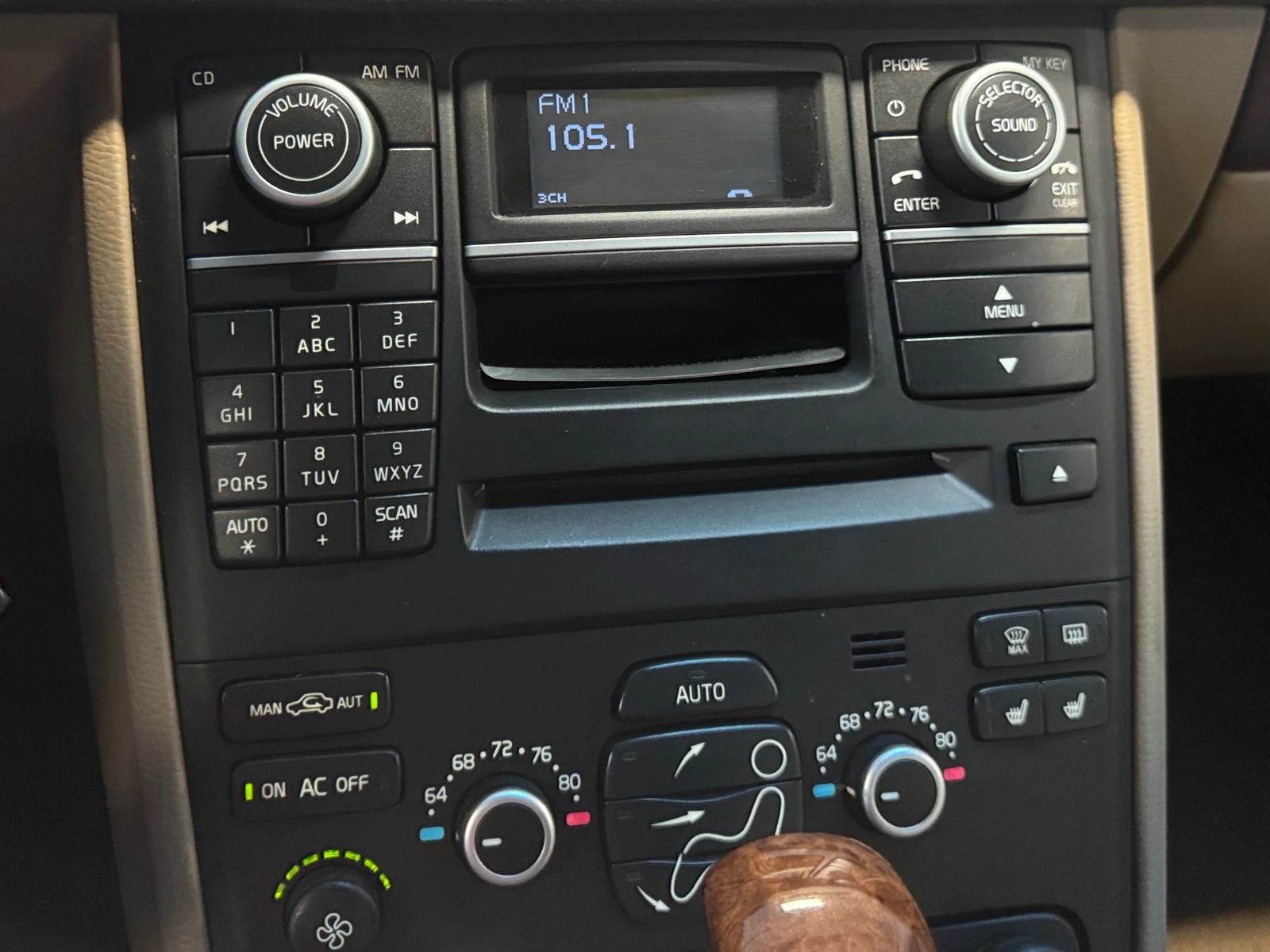Thumbnail: 2013 Volvo XC90 - 3