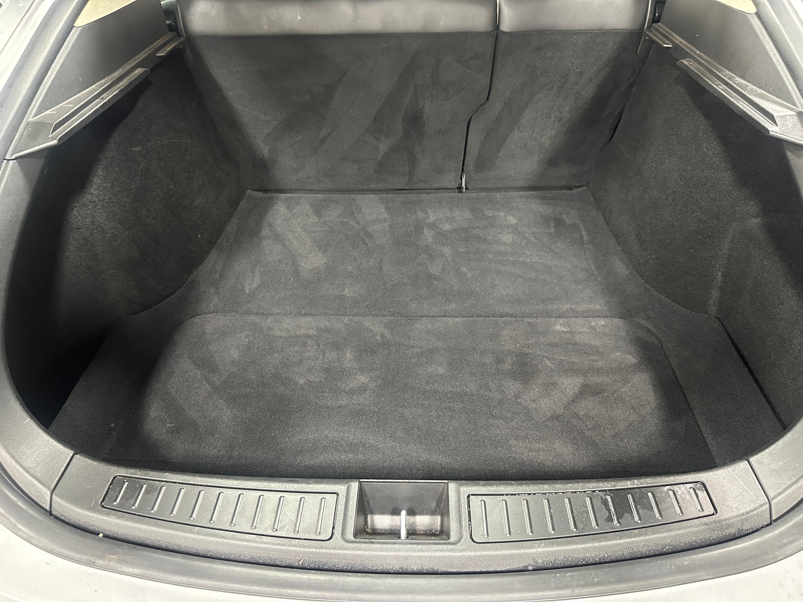 Thumbnail: 2019 Tesla Model S - 6