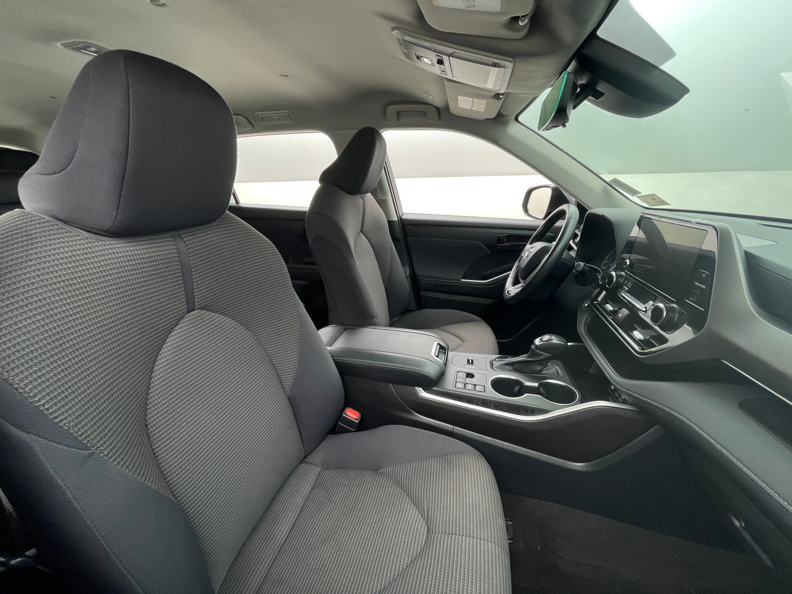 Thumbnail: 2023 Toyota Highlander - 2