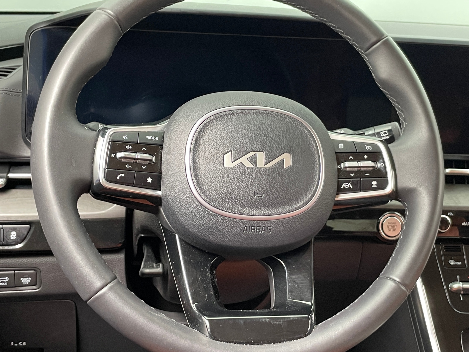 Thumbnail: 2024 Kia Carnival - 4