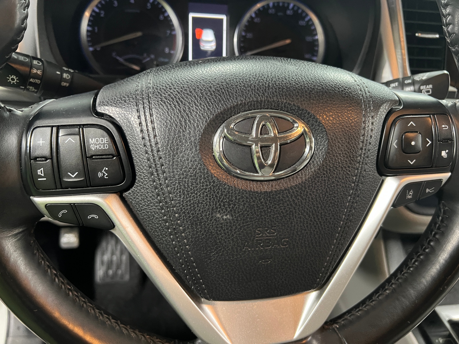 Thumbnail: 2018 Toyota Highlander - 4