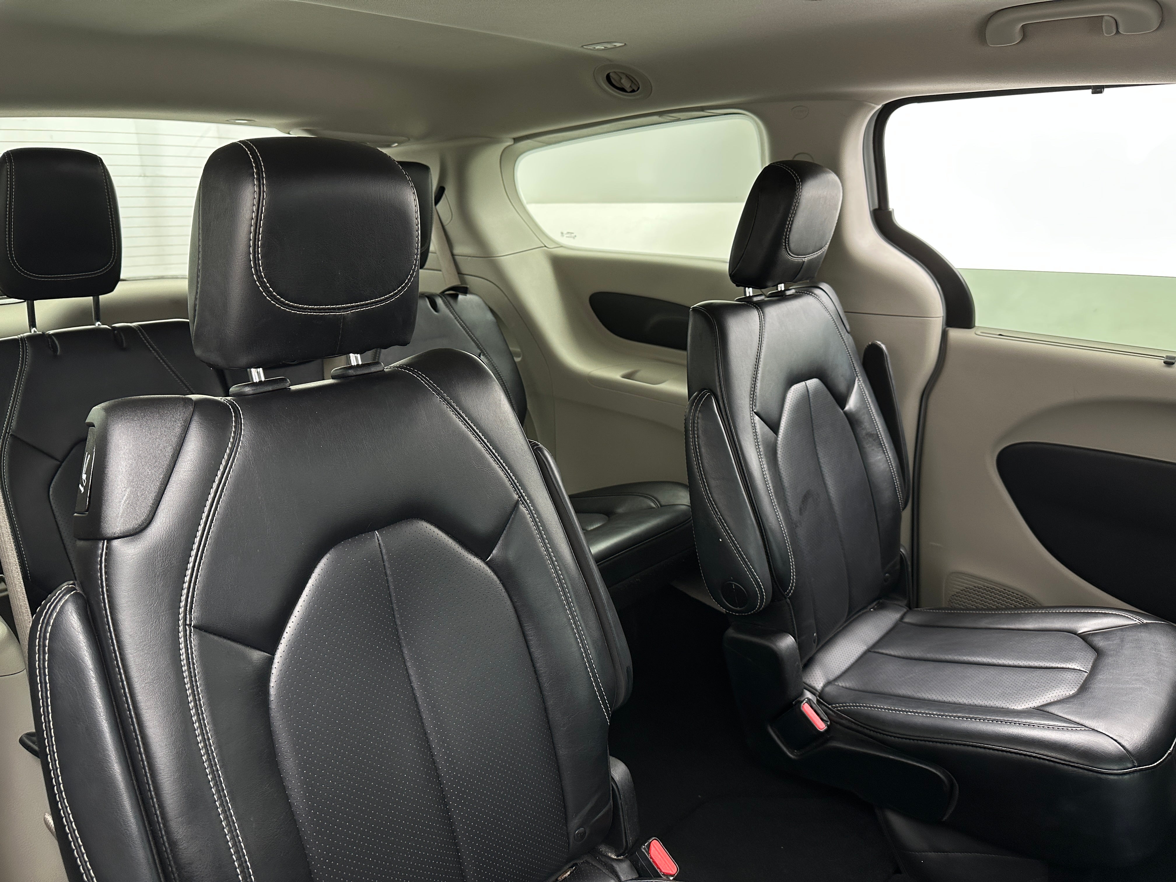 Thumbnail: 2023 Chrysler Pacifica - 5