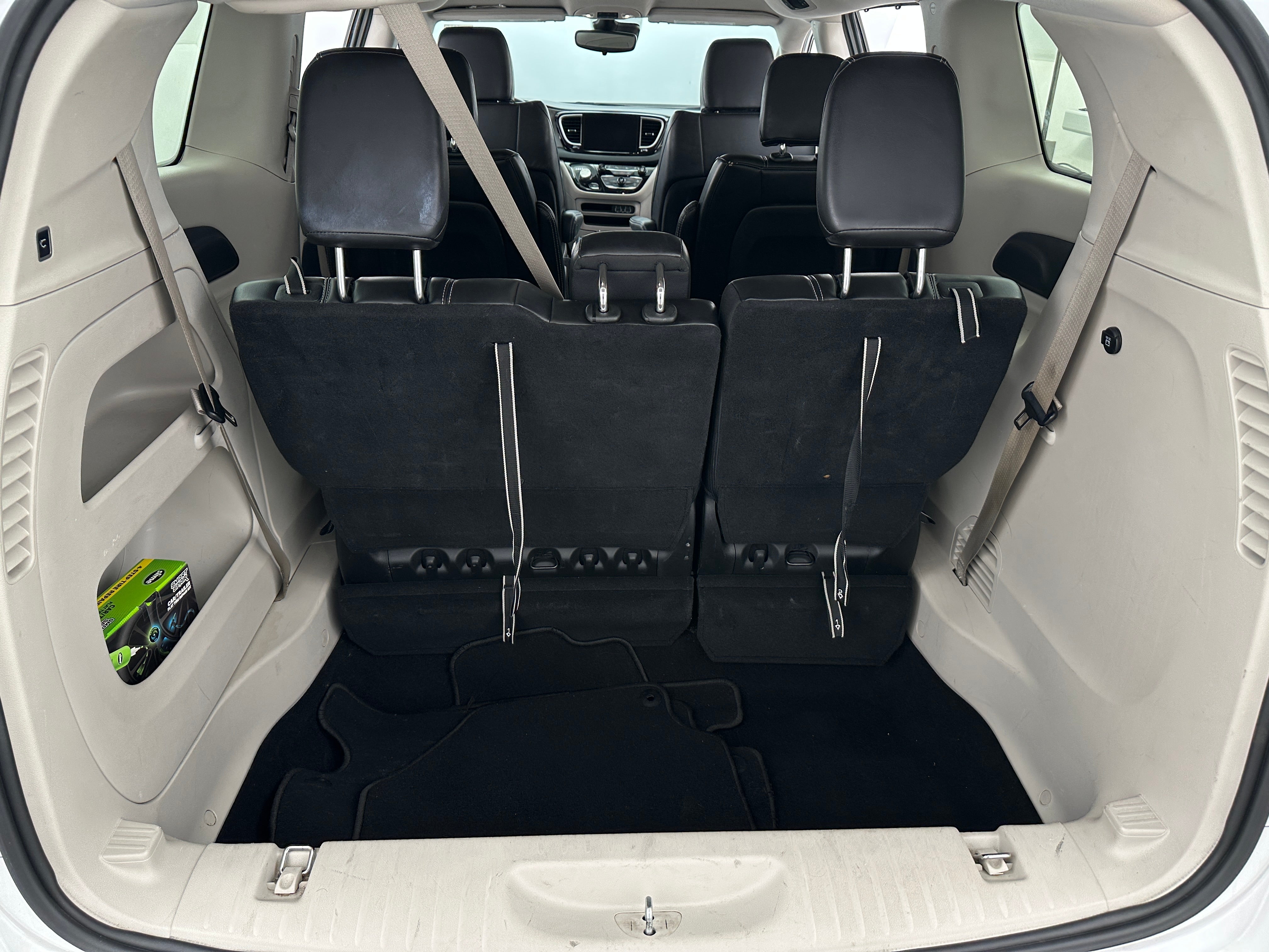 Thumbnail: 2023 Chrysler Pacifica - 6