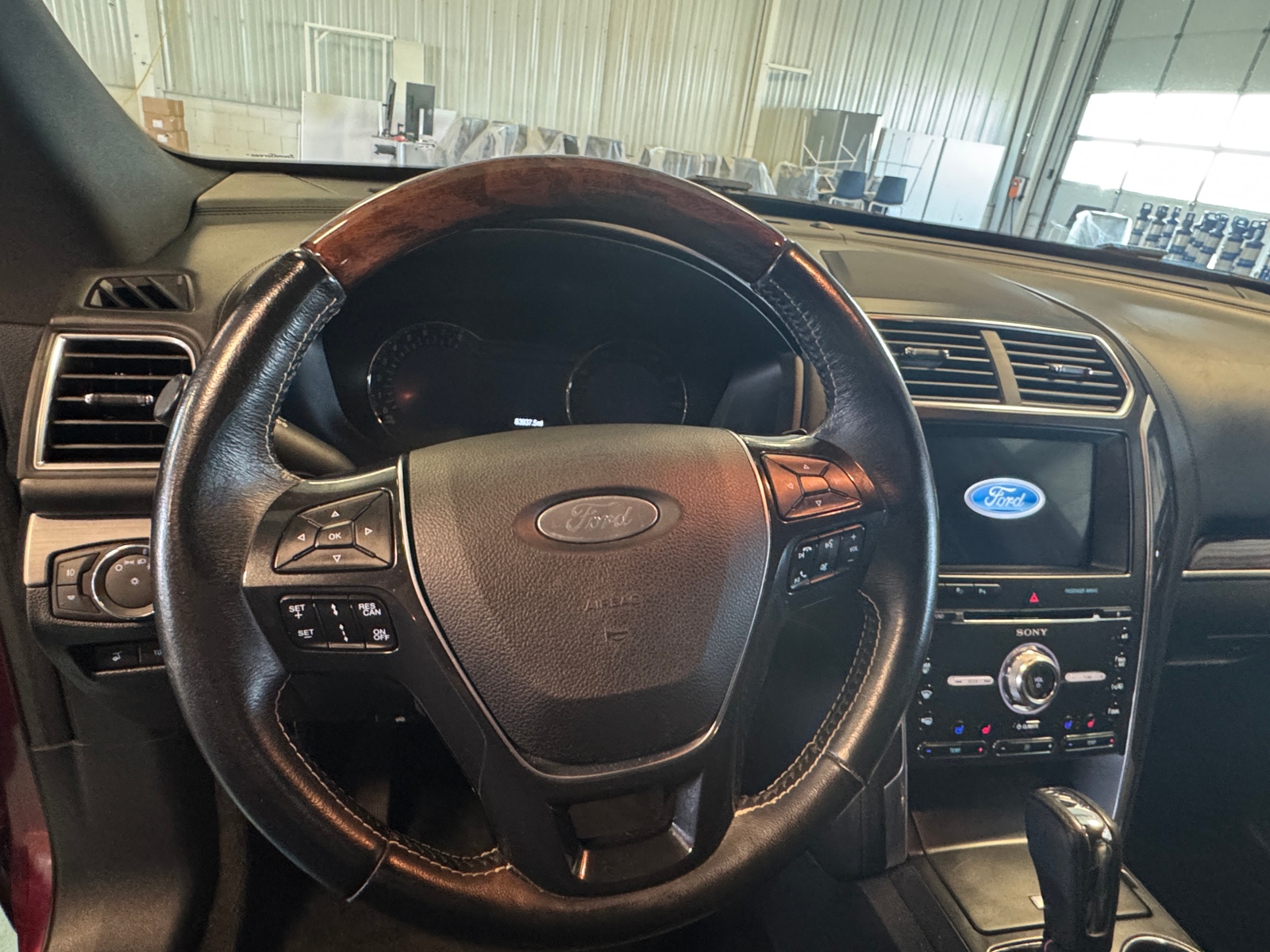 Thumbnail: 2017 Ford Explorer - 4