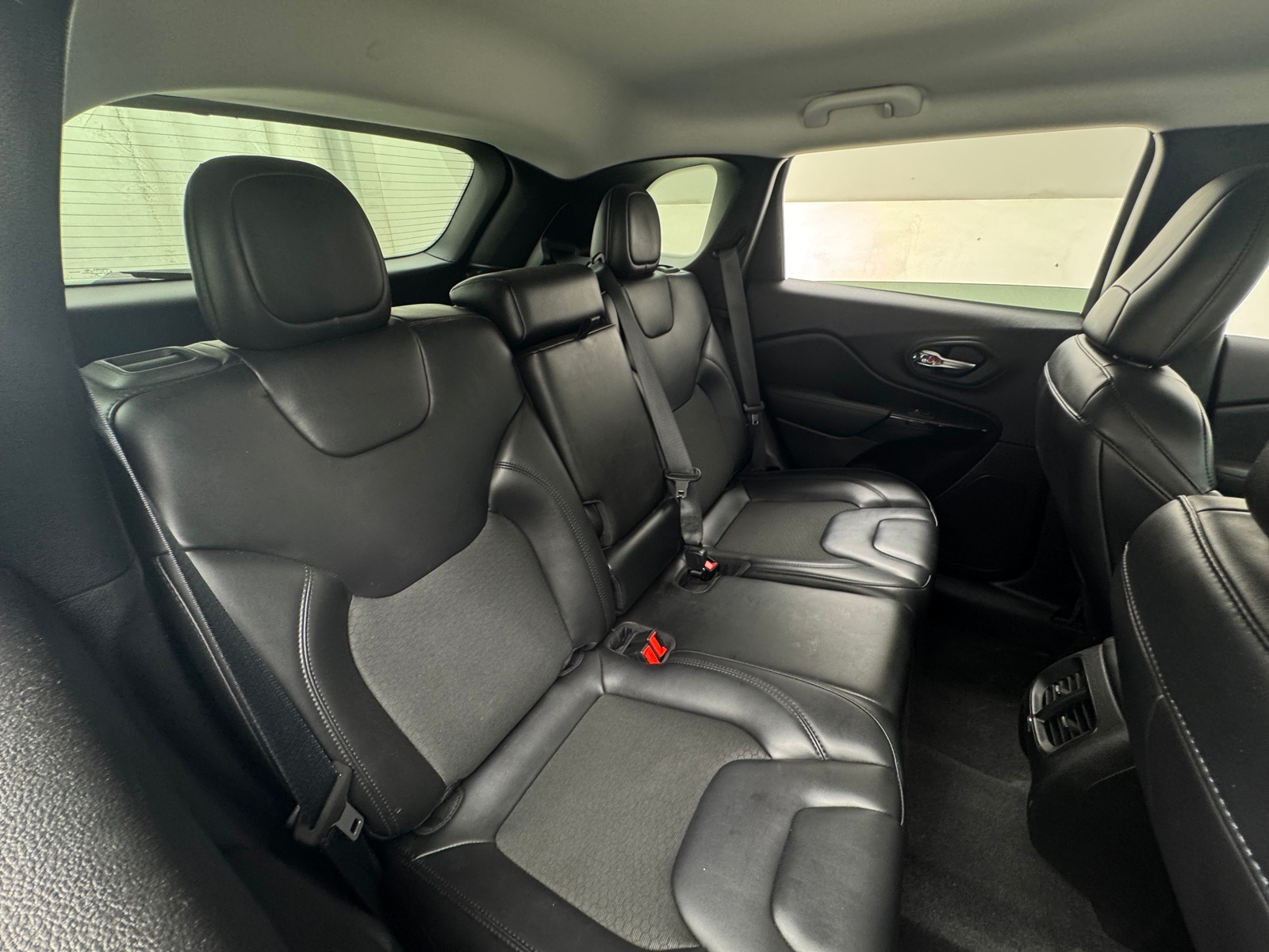 Thumbnail: 2021 Jeep Cherokee - 6