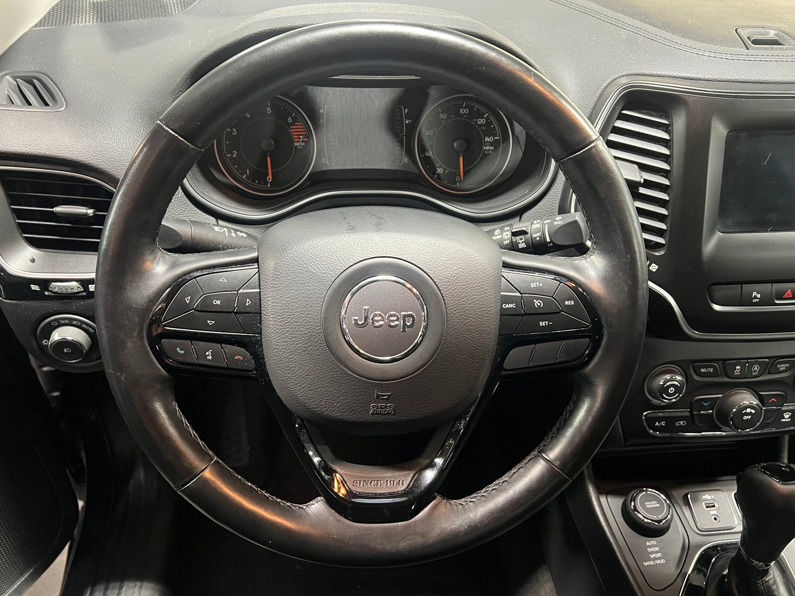 Thumbnail: 2021 Jeep Cherokee - 5