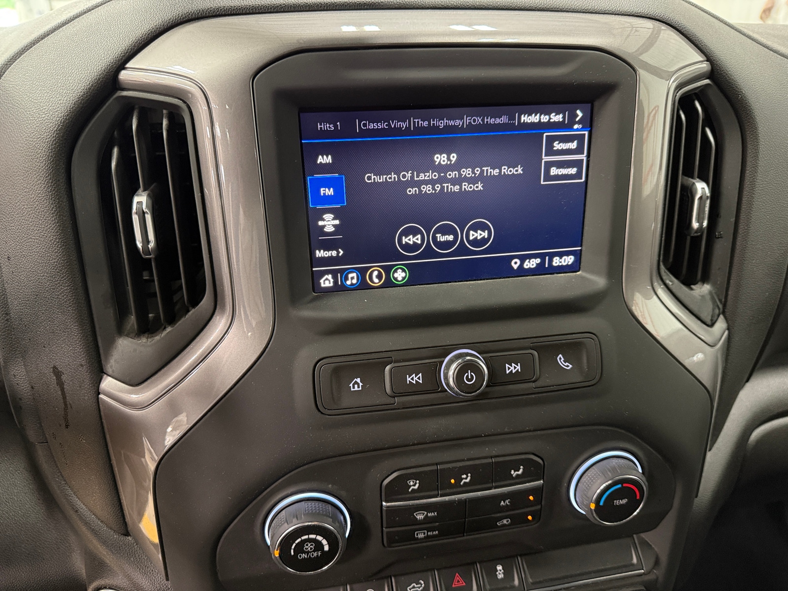 Thumbnail: 2024 Chevrolet Silverado 1500 - 4