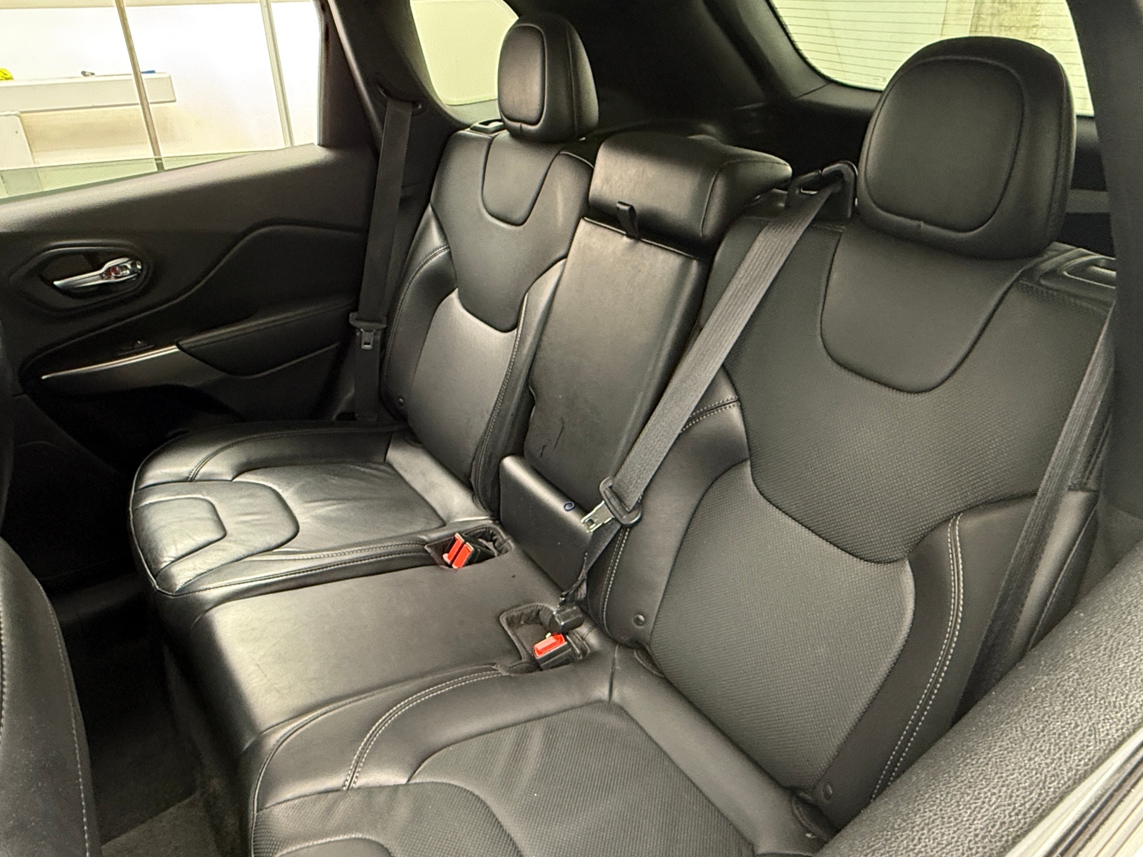 Thumbnail: 2019 Jeep Cherokee - 5