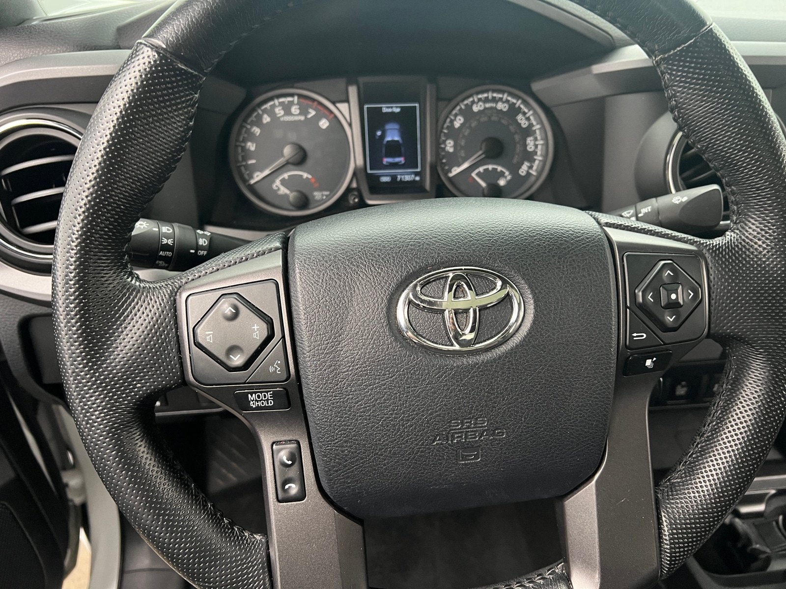 Thumbnail: 2016 Toyota Tacoma - 5