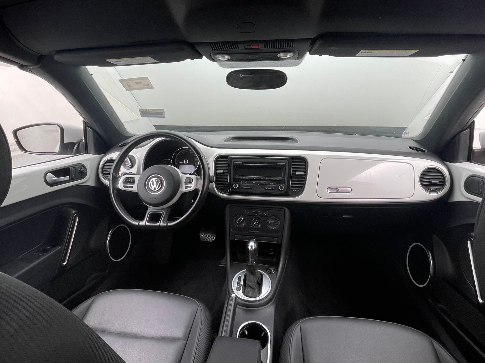 Thumbnail: 2015 Volkswagen Beetle - 2