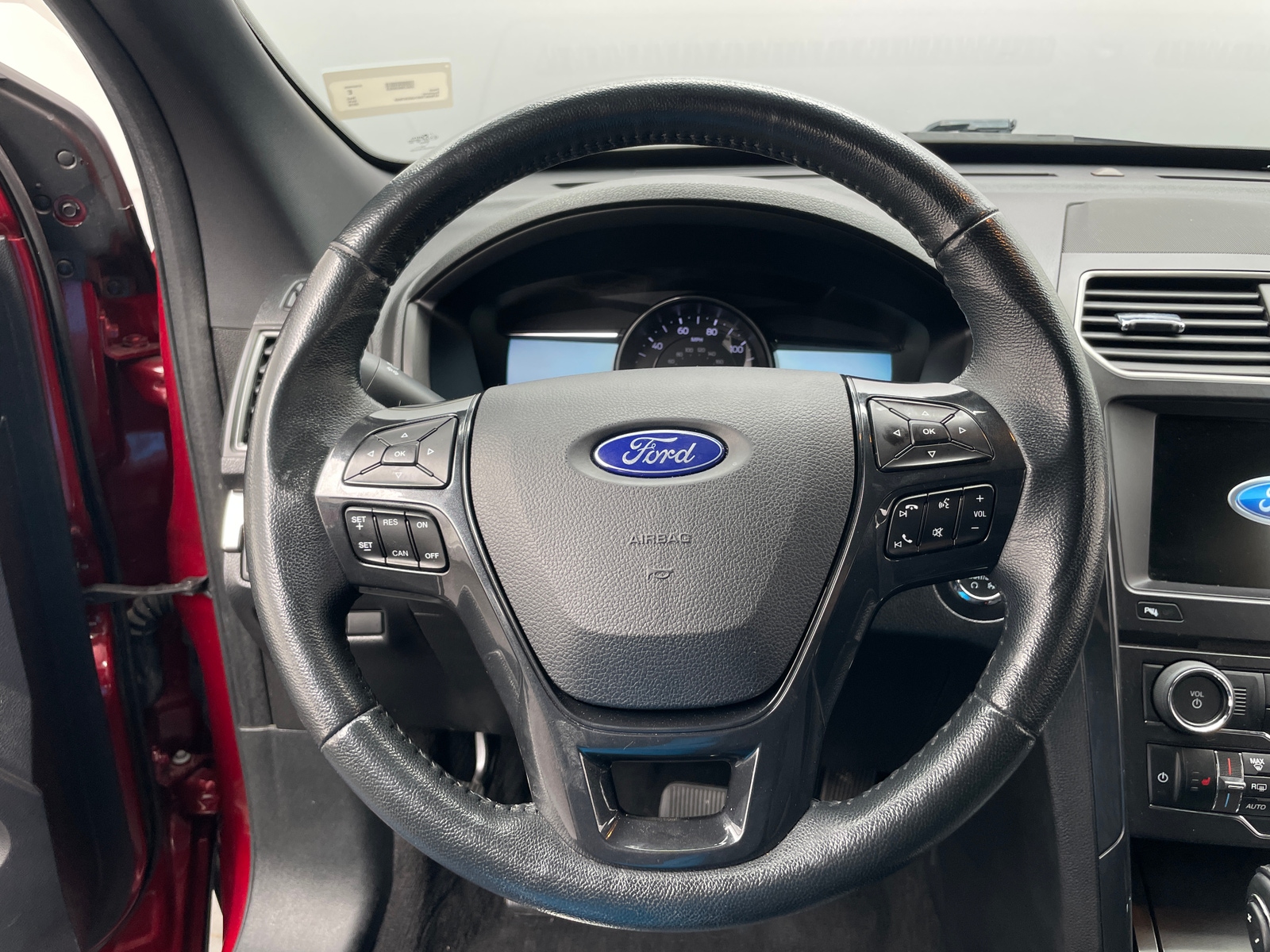 Thumbnail: 2018 Ford Explorer - 5