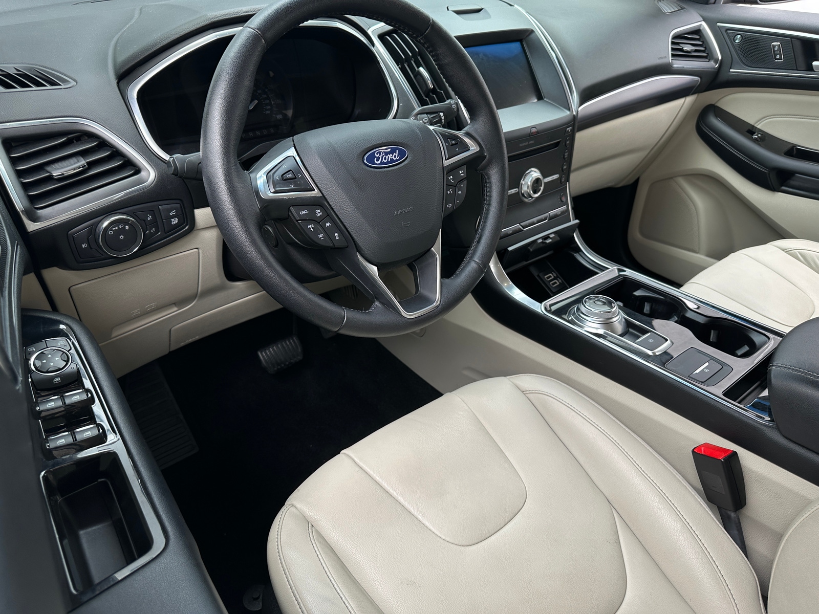 Thumbnail: 2019 Ford Edge - 2